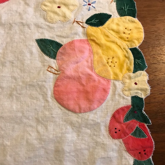 6 Fruit Appliqué Placemats and Napkins - Picture 2 of 5